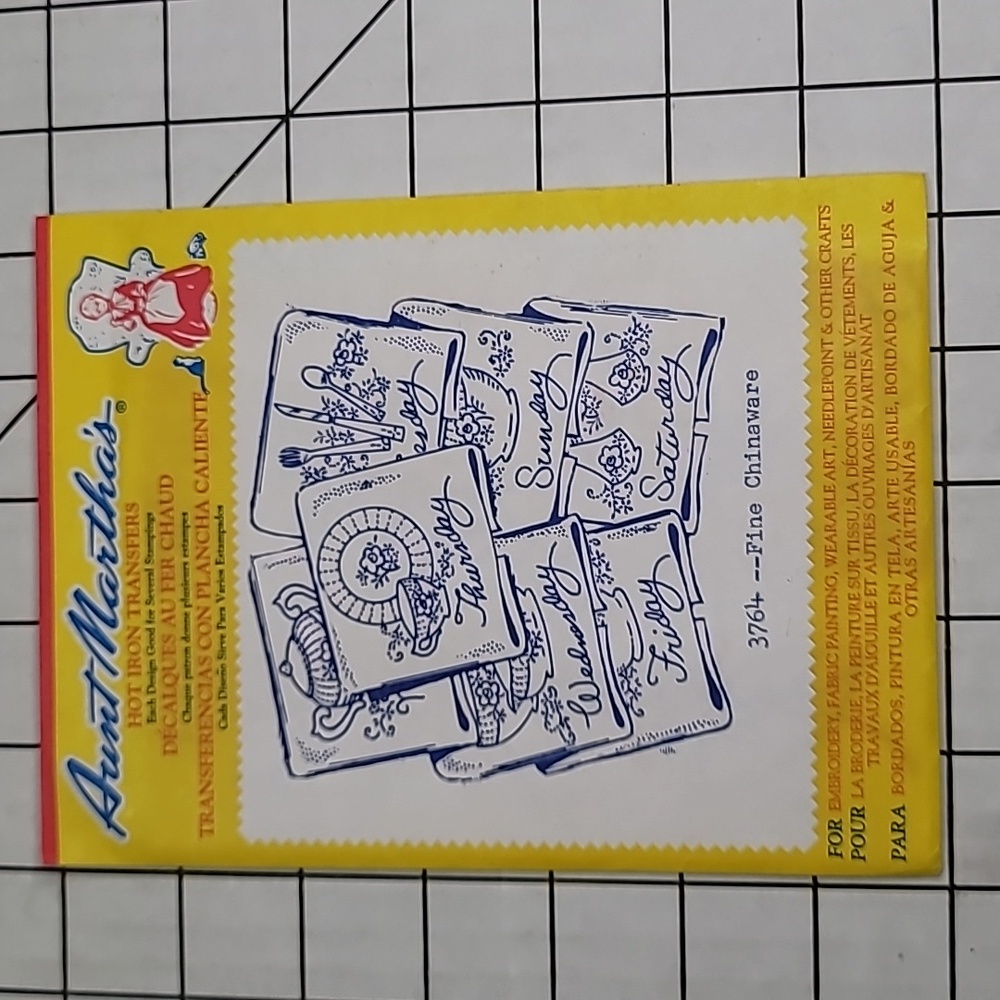 Aunt Martha's Hot Iron Transfers - Charming Designs Linens, 3764 Fine‎ Chinaware